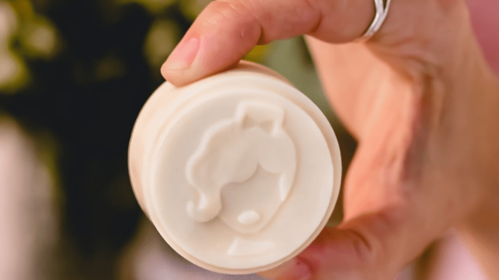 Naturkosmetik Handcreme: Was jetzt gegen trockene Hände und strapazierte Haut hilft - PonyHütchen