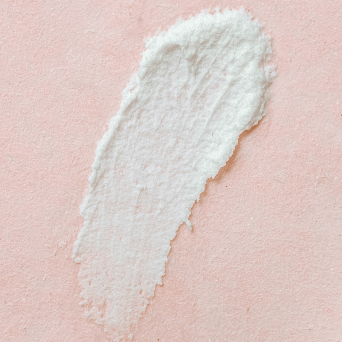 Gelbe Flecken durch Deo? Was wirklich dahintersteckt – und wie du sie vermeidest - PonyHütchen